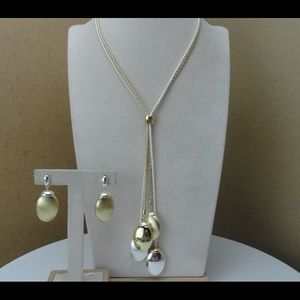 neckless and earring set